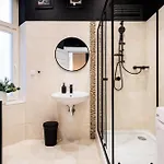 Spacious & Modern 6 Bedroom - Around The Main Market Square - By Upstairs Krasków