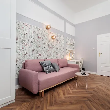 Spacious & Modern 6 Bedroom - Around The Main Market Square - By Upstairs Apartman Krakkó