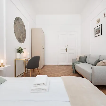 Apartman Spacious & Modern 6 Bedroom - Around The Main Market Square - By Upstairs