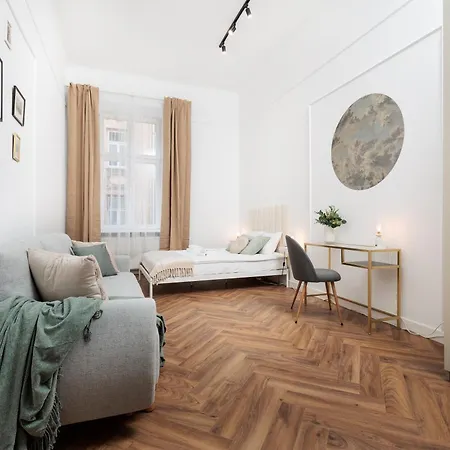 Apartman Spacious & Modern 6 Bedroom - Around The Main Market Square - By Upstairs *