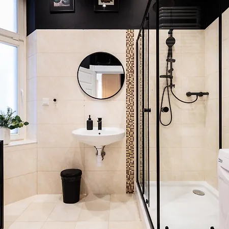 Spacious & Modern 6 Bedroom - Around The Main Market Square - By Upstairs Krakkó