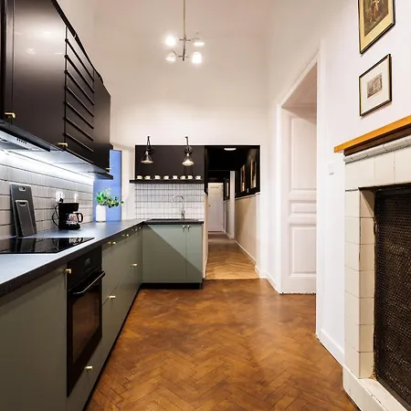 Spacious & Modern 6 Bedroom - Around The Main Market Square - By Upstairs Krakkó