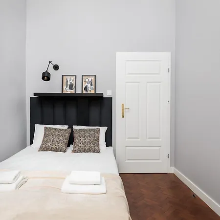 Apartman Spacious & Modern 6 Bedroom - Around The Main Market Square - By Upstairs