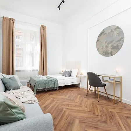 Spacious & Modern 6 Bedroom - Around The Main Market Square - By Upstairs Krakkó