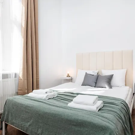 Spacious & Modern 6 Bedroom - Around The Main Market Square - By Upstairs * Krakkó