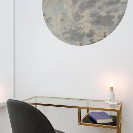 Spacious & Modern 6 Bedroom - Around The Main Market Square - By Upstairs *