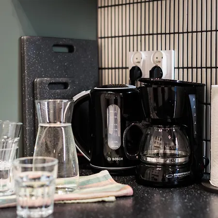 Spacious & Modern 6 Bedroom - Around The Main Market Square - By Upstairs Appartamento *