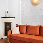 Spacious & Modern 6 Bedroom - Around The Main Market Square - By Upstairs Apartman Krakkó