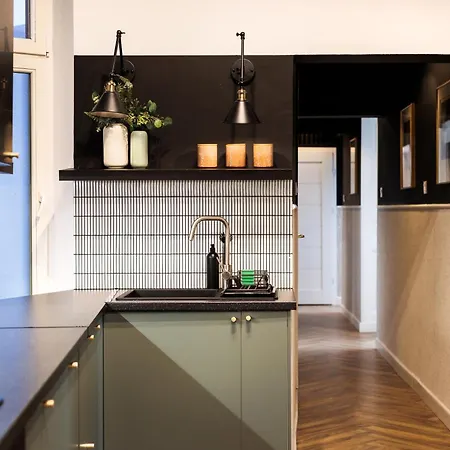 Spacious & Modern 6 Bedroom - Around The Main Market Square - By Upstairs Lägenhet