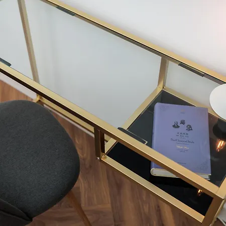 Spacious & Modern 6 Bedroom - Around The Main Market Square - By Upstairs Lägenhet